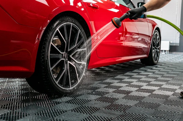 Preparat do mycia felg i opon Wheel & Tire Cleaner - spłukiwanie