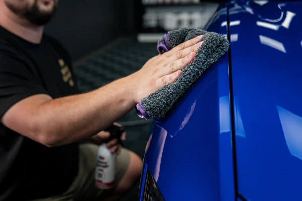 Zaawansowany płynny wosk Carnauba Spray Wax V2 - w użyciu