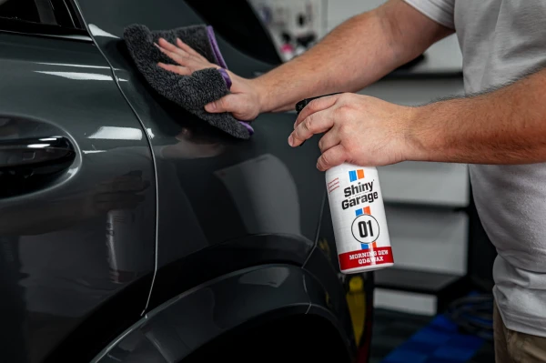 Detailer do lakieru z zawartością wosku Morning Dew QD & WAX - w użyciu