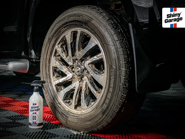 Działanie preparatu do mycia felg i opon Wheel & Tire Cleaner