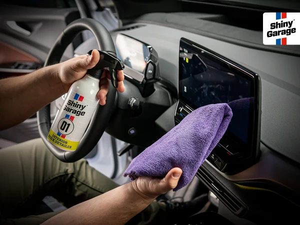 Preparat do szybkiego odświeżenia wnętrza Interior Quick Detailer - aplikacja
