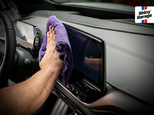 Preparat do szybkiego odświeżenia wnętrza Interior Quick Detailer - w użyciu